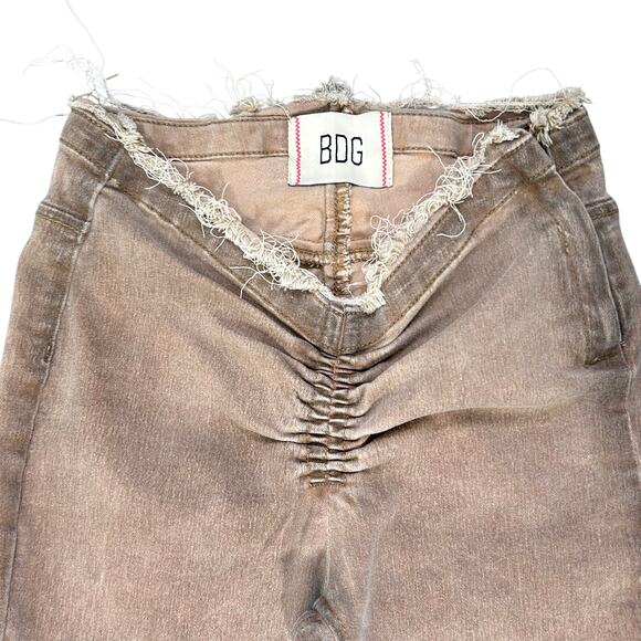 Urban Outfitters BDG Ruched Dip Waist V Flare Jeans Tam - Picture 5 of 10